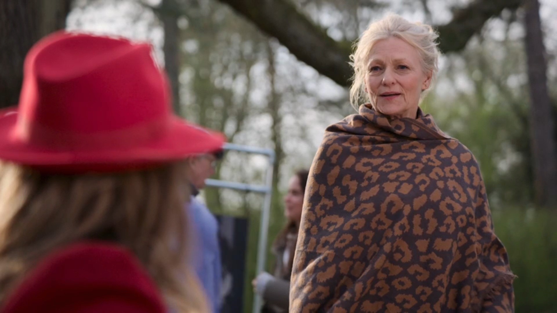 Laura en Elly blijken elkaar nog van vroeger te kennen